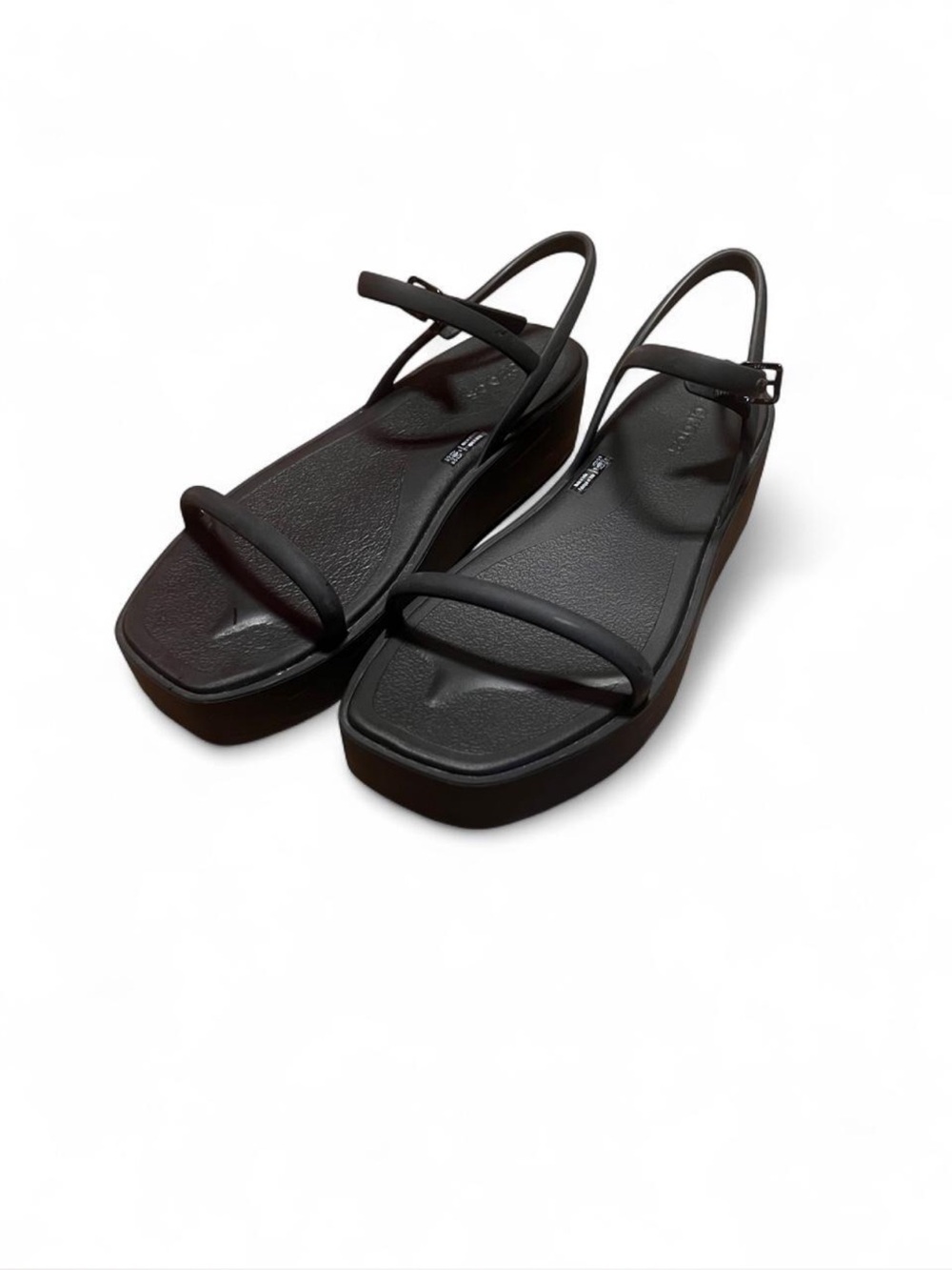 🔥 Crocs Miami Platform Y Strap Sandals in Black 🔥
